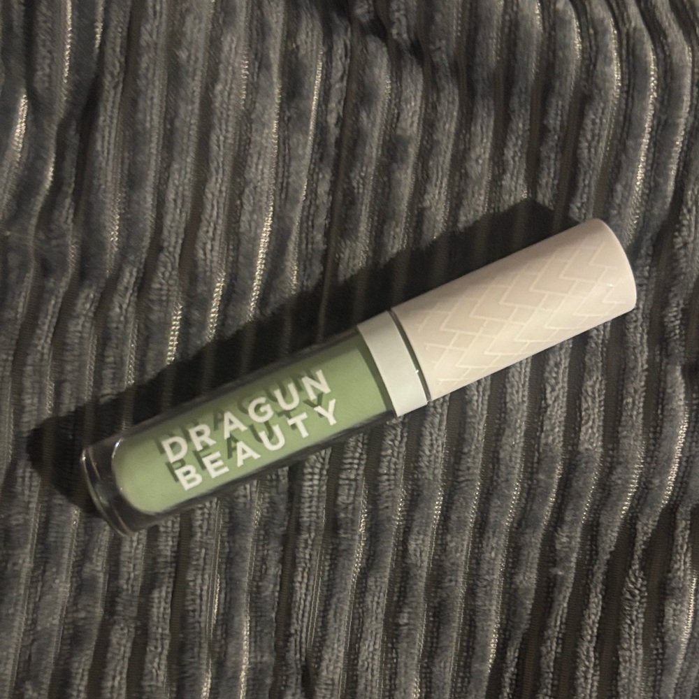 Dragun Beauty Mint Green Concealer
